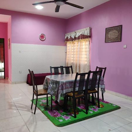 Umaira Homestay Chemor ภายนอก รูปภาพ