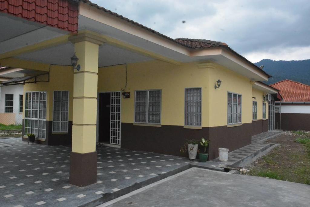 Umaira Homestay Chemor ภายนอก รูปภาพ