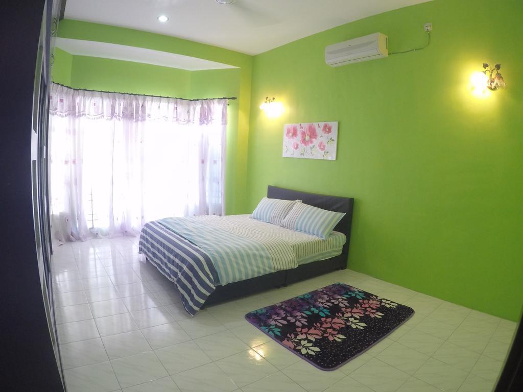 Umaira Homestay Chemor ภายนอก รูปภาพ